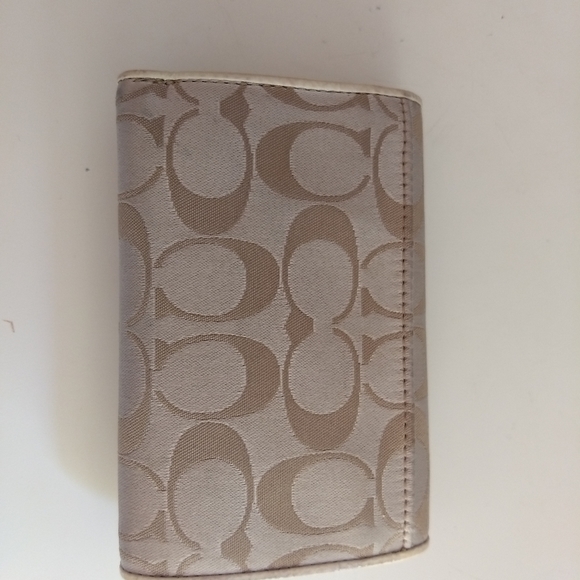 Gently used coach wallet - Picture 7 of 7